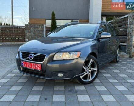 Серый Вольво В50, объемом двигателя 1.6 л и пробегом 229 тыс. км за 8550 $, фото 1 на Automoto.ua