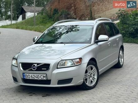 Сірий Вольво V50, об'ємом двигуна 1.56 л та пробігом 256 тис. км за 7800 $, фото 1 на Automoto.ua