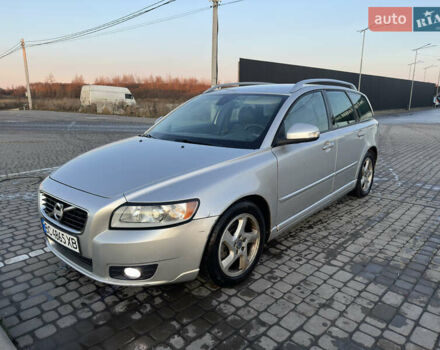 Серый Вольво В50, объемом двигателя 1.6 л и пробегом 217 тыс. км за 6800 $, фото 1 на Automoto.ua