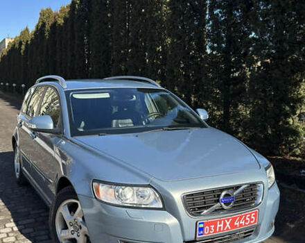 Серый Вольво В50, объемом двигателя 1.6 л и пробегом 232 тыс. км за 8750 $, фото 1 на Automoto.ua