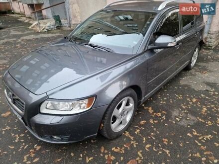 Сірий Вольво V50, об'ємом двигуна 1.56 л та пробігом 230 тис. км за 8500 $, фото 1 на Automoto.ua