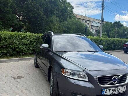 Сірий Вольво V50, об'ємом двигуна 1.56 л та пробігом 231 тис. км за 7999 $, фото 1 на Automoto.ua