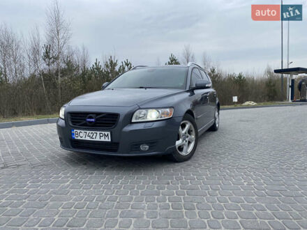 Вольво В50 2012 в Миколаїв на Automoto.ua Серый Вольво В50, объемом двигателя 1.56 л и пробегом 297 тыс. км за 7999 $, фото 1 на Automoto.ua