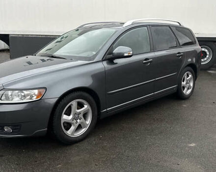 Серый Вольво В50, объемом двигателя 1.6 л и пробегом 219 тыс. км за 9700 $, фото 1 на Automoto.ua