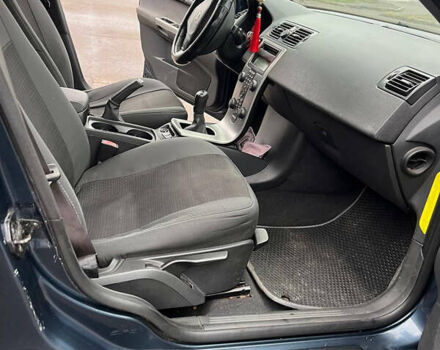 Синий Вольво В50, объемом двигателя 2 л и пробегом 250 тыс. км за 5900 $, фото 24 на Automoto.ua