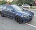 Синий Вольво В50, объемом двигателя 2.44 л и пробегом 326 тыс. км за 5500 $, фото 4 на Automoto.ua