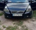 Синий Вольво В50, объемом двигателя 2 л и пробегом 300 тыс. км за 4400 $, фото 1 на Automoto.ua