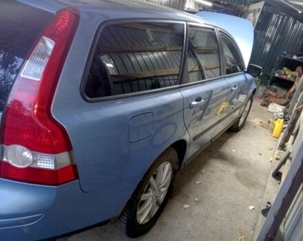 Синий Вольво В50, объемом двигателя 1.8 л и пробегом 307 тыс. км за 6300 $, фото 2 на Automoto.ua