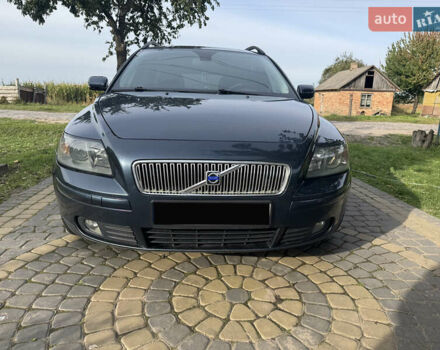 Синий Вольво В50, объемом двигателя 2 л и пробегом 285 тыс. км за 5300 $, фото 2 на Automoto.ua