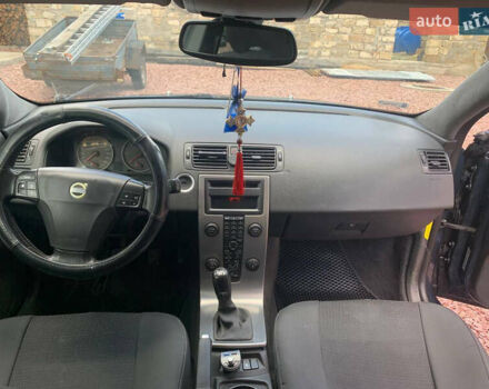 Синий Вольво В50, объемом двигателя 2 л и пробегом 250 тыс. км за 5100 $, фото 8 на Automoto.ua