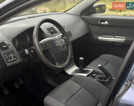 Синий Вольво В50, объемом двигателя 1.6 л и пробегом 312 тыс. км за 4800 $, фото 14 на Automoto.ua