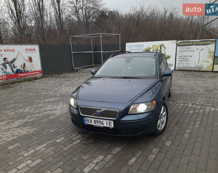 Синий Вольво В50, объемом двигателя 2 л и пробегом 380 тыс. км за 6000 $, фото 1 на Automoto.ua