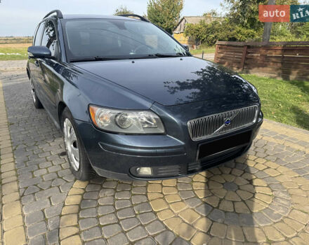 Синий Вольво В50, объемом двигателя 2 л и пробегом 285 тыс. км за 5300 $, фото 1 на Automoto.ua