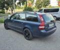 Синий Вольво В50, объемом двигателя 2.44 л и пробегом 326 тыс. км за 5500 $, фото 1 на Automoto.ua