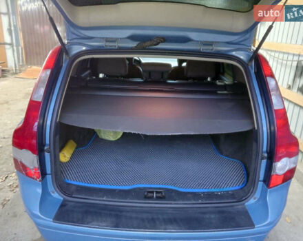 Синий Вольво В50, объемом двигателя 1.8 л и пробегом 307 тыс. км за 6300 $, фото 4 на Automoto.ua