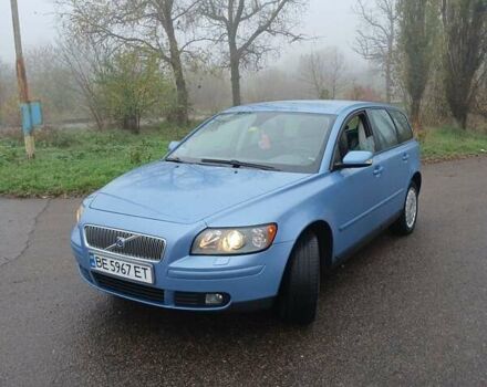 Синий Вольво В50, объемом двигателя 2 л и пробегом 251 тыс. км за 5700 $, фото 1 на Automoto.ua