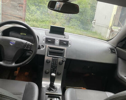 Синий Вольво В50, объемом двигателя 1.56 л и пробегом 40 тыс. км за 5250 $, фото 12 на Automoto.ua