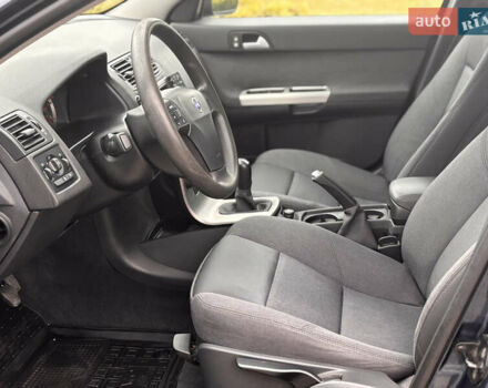 Синий Вольво В50, объемом двигателя 1.6 л и пробегом 312 тыс. км за 4750 $, фото 25 на Automoto.ua