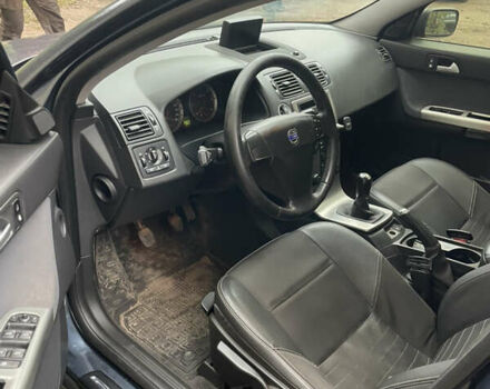 Синий Вольво В50, объемом двигателя 1.56 л и пробегом 40 тыс. км за 5250 $, фото 9 на Automoto.ua