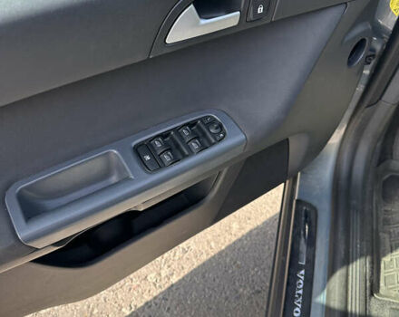 Синій Вольво V50, об'ємом двигуна 1.8 л та пробігом 207 тис. км за 5500 $, фото 10 на Automoto.ua