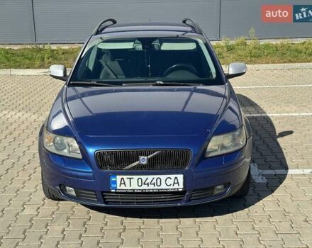 Синий Вольво В50, объемом двигателя 2.4 л и пробегом 375 тыс. км за 6700 $, фото 2 на Automoto.ua