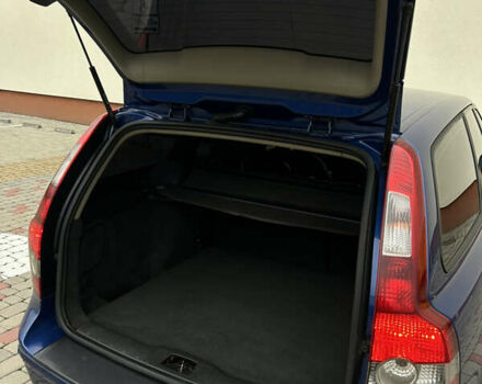 Синій Вольво V50, об'ємом двигуна 2 л та пробігом 344 тис. км за 7499 $, фото 37 на Automoto.ua