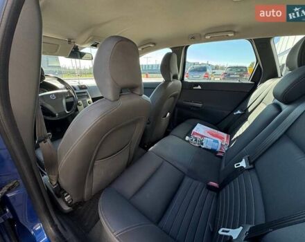 Синий Вольво В50, объемом двигателя 2.4 л и пробегом 375 тыс. км за 6700 $, фото 9 на Automoto.ua