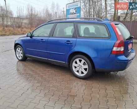 Синий Вольво В50, объемом двигателя 2.4 л и пробегом 283 тыс. км за 8700 $, фото 6 на Automoto.ua