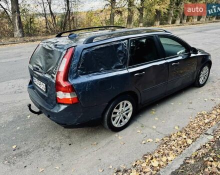 Синий Вольво В50, объемом двигателя 1.56 л и пробегом 288 тыс. км за 4800 $, фото 7 на Automoto.ua