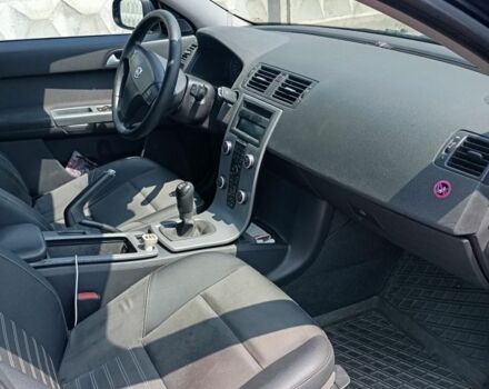 Синий Вольво В50, объемом двигателя 1.8 л и пробегом 260 тыс. км за 6800 $, фото 5 на Automoto.ua