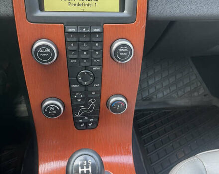 Синий Вольво В50, объемом двигателя 1.6 л и пробегом 108 тыс. км за 7650 $, фото 2 на Automoto.ua