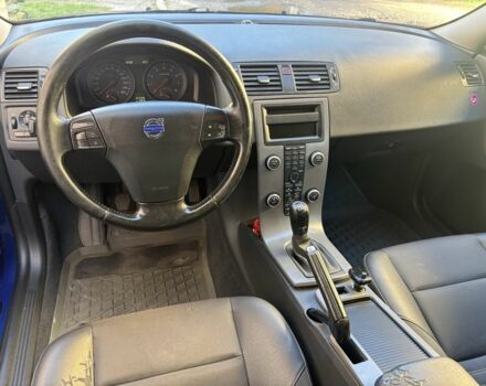 Синий Вольво В50, объемом двигателя 1.8 л и пробегом 348 тыс. км за 4600 $, фото 19 на Automoto.ua