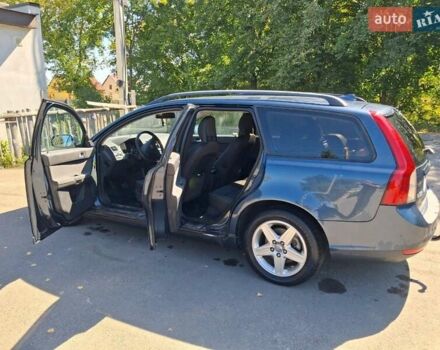 Синий Вольво В50, объемом двигателя 2 л и пробегом 241 тыс. км за 6599 $, фото 2 на Automoto.ua