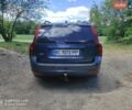 Синий Вольво В50, объемом двигателя 1.56 л и пробегом 295 тыс. км за 5500 $, фото 1 на Automoto.ua
