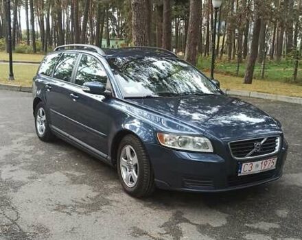 Синий Вольво В50, объемом двигателя 1.8 л и пробегом 236 тыс. км за 7300 $, фото 2 на Automoto.ua