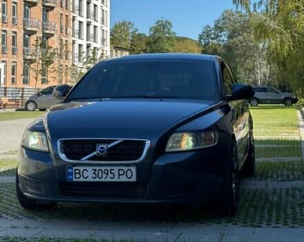 Синий Вольво В50, объемом двигателя 1.6 л и пробегом 260 тыс. км за 8300 $, фото 2 на Automoto.ua