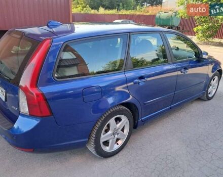 Вольво В50 2009 в Ровно на Automoto.ua Синий Вольво В50, объемом двигателя 2 л и пробегом 205 тыс. км за 8200 $, фото 4 на Automoto.ua