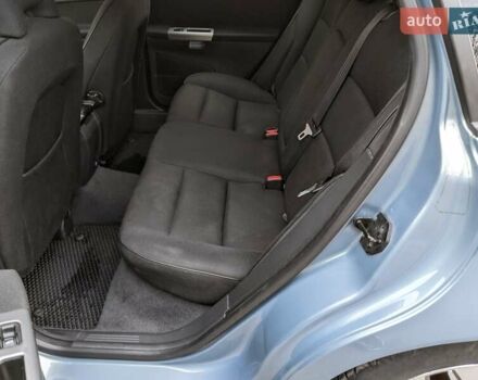 Синий Вольво В50, объемом двигателя 1.6 л и пробегом 301 тыс. км за 6300 $, фото 20 на Automoto.ua