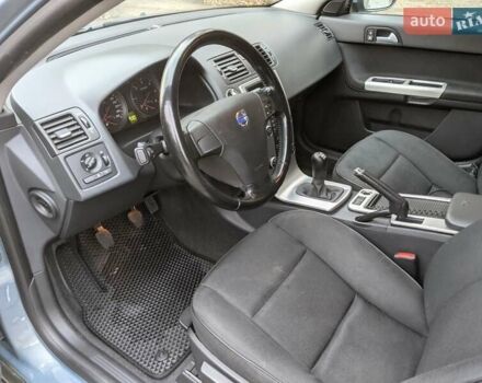 Синий Вольво В50, объемом двигателя 1.6 л и пробегом 301 тыс. км за 6300 $, фото 12 на Automoto.ua