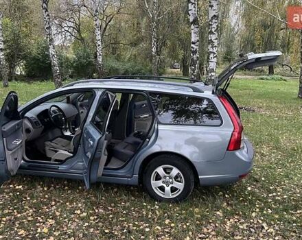 Синий Вольво В50, объемом двигателя 1.56 л и пробегом 200 тыс. км за 7022 $, фото 3 на Automoto.ua