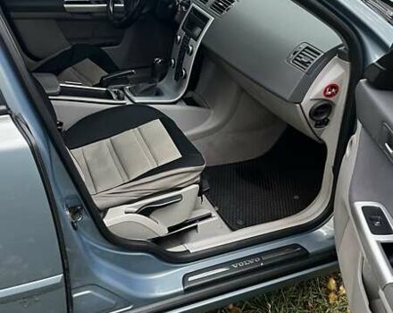 Синий Вольво В50, объемом двигателя 1.56 л и пробегом 200 тыс. км за 7022 $, фото 9 на Automoto.ua