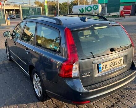 Вольво В50 2009 в Киеве на Automoto.ua Синий Вольво В50, объемом двигателя 1.56 л и пробегом 251 тыс. км за 7500 $, фото 5 на Automoto.ua