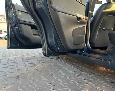 Вольво В50 2009 в Киеве на Automoto.ua Синий Вольво В50, объемом двигателя 1.56 л и пробегом 251 тыс. км за 7500 $, фото 4 на Automoto.ua