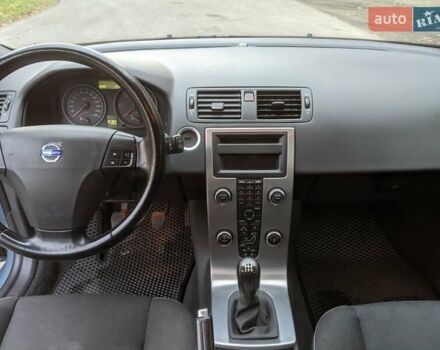 Синий Вольво В50, объемом двигателя 1.6 л и пробегом 301 тыс. км за 6300 $, фото 13 на Automoto.ua