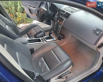 Вольво В50 2009 в Ровно на Automoto.ua Синий Вольво В50, объемом двигателя 2 л и пробегом 205 тыс. км за 8200 $, фото 6 на Automoto.ua
