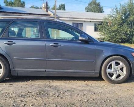 Синий Вольво В50, объемом двигателя 1.56 л и пробегом 228 тыс. км за 5800 $, фото 4 на Automoto.ua