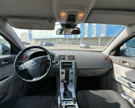 Синий Вольво В50, объемом двигателя 1.6 л и пробегом 170 тыс. км за 7200 $, фото 4 на Automoto.ua
