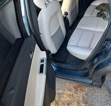 Синий Вольво В50, объемом двигателя 1.56 л и пробегом 270 тыс. км за 8300 $, фото 2 на Automoto.ua