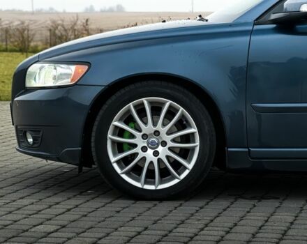 Синий Вольво В50, объемом двигателя 1.6 л и пробегом 250 тыс. км за 8800 $, фото 3 на Automoto.ua