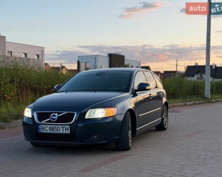 Синий Вольво В50, объемом двигателя 1.6 л и пробегом 252 тыс. км за 7600 $, фото 1 на Automoto.ua